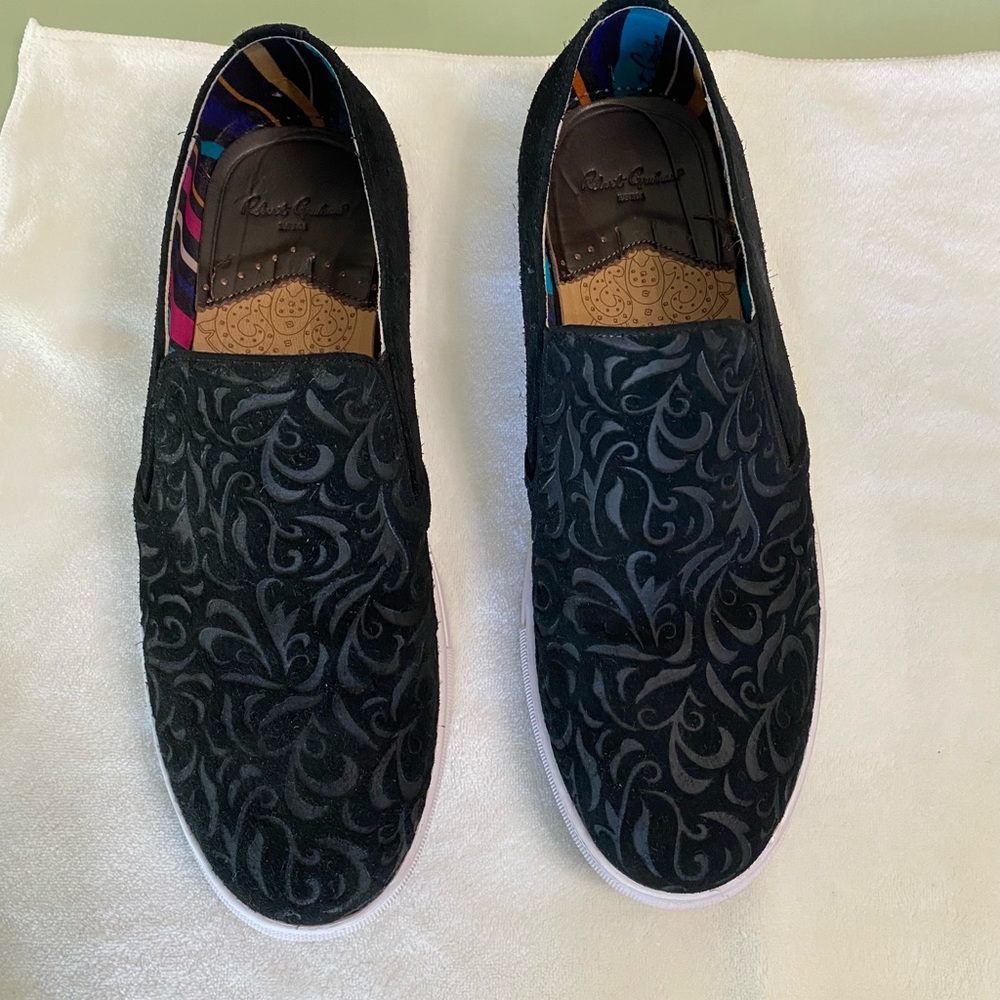 Trending Robert Graham slip on style
